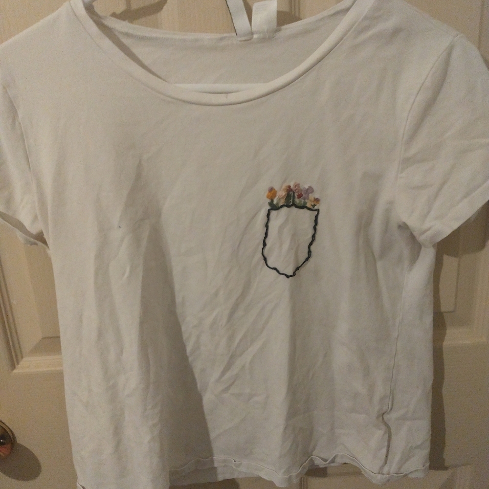 white h&m tee